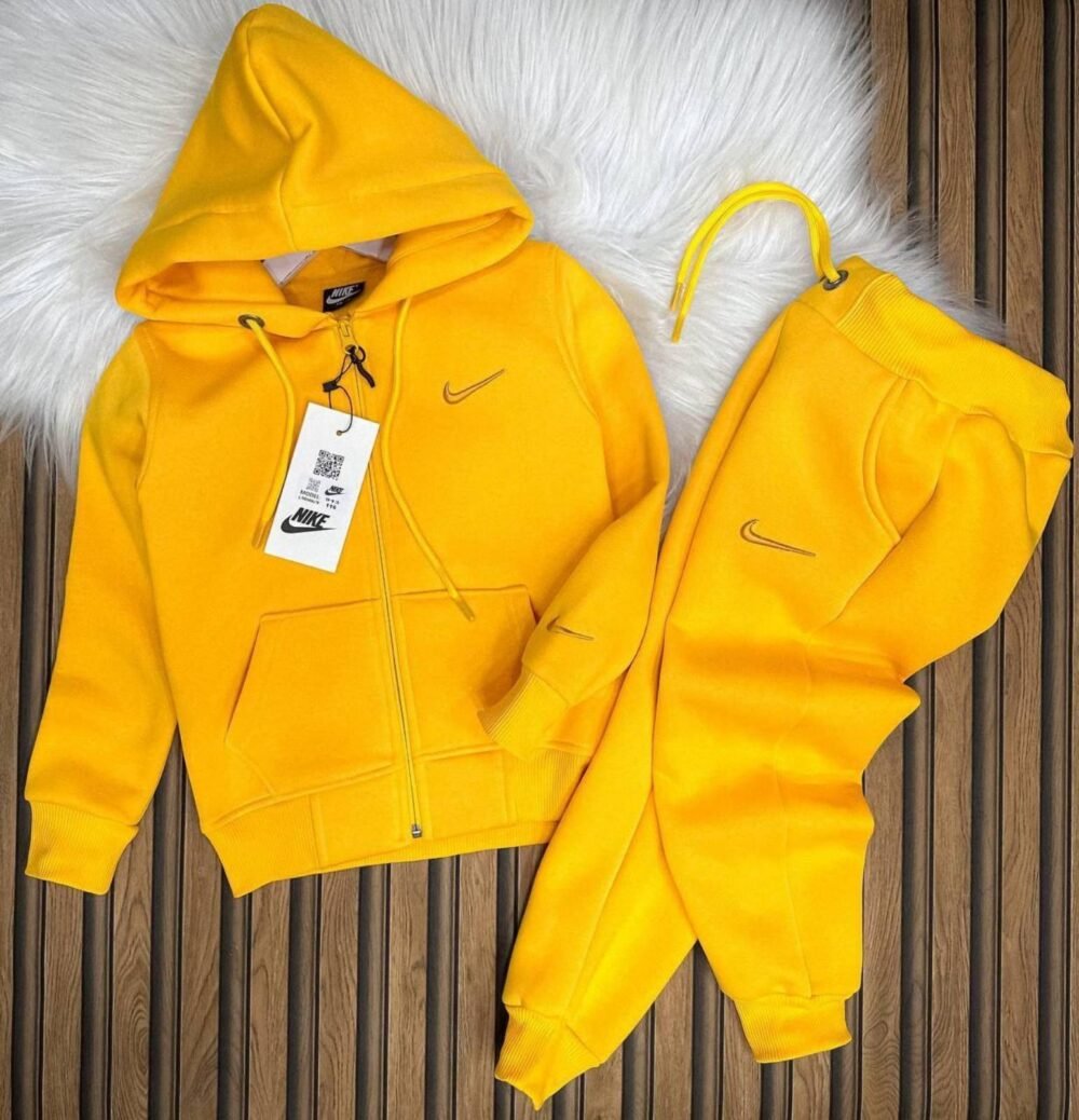 Детски ватиран екип NIKE в няколко цвята - Image 1
